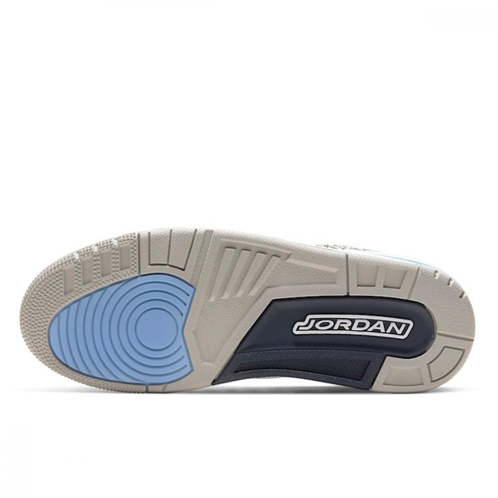 Air Jordan 3 Retro UNC - image 7 of 7