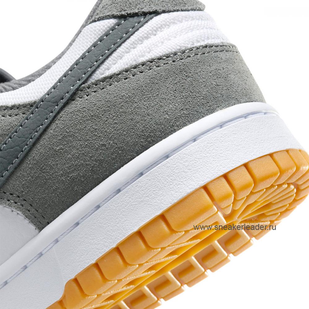 Dunk Low Smoke Grey Gum - image 5 of 8