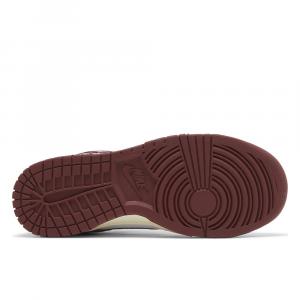 DUNK LOW PREMIUM VINTAGE RED  - thumbnail image 6 of 7